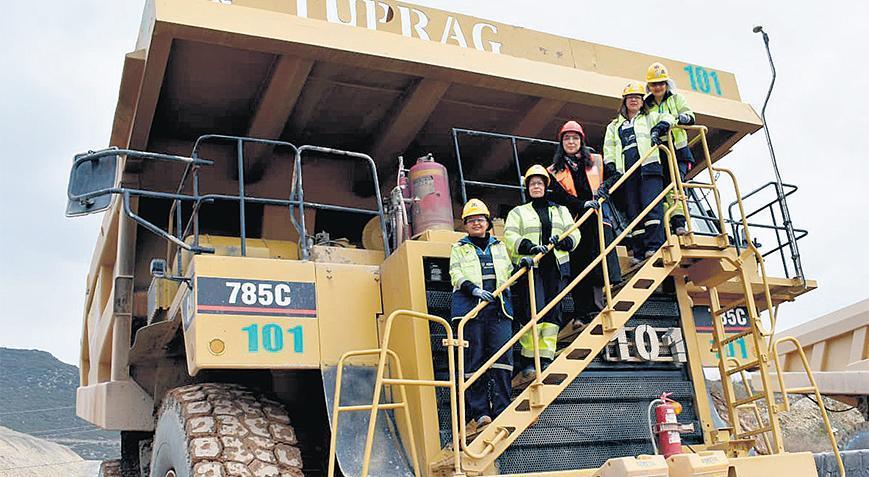 Ekmeklerini taştan çıkaran kadınlar! ‘Yapamayacağımız iş yok’