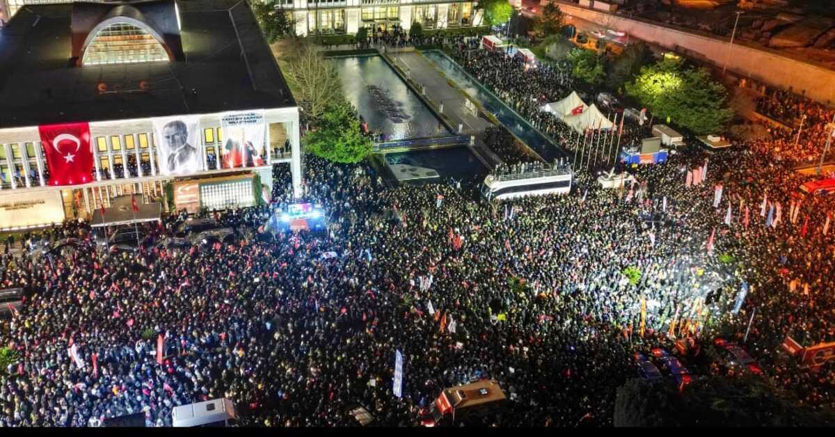 Gözaltılara karşı gösteriler