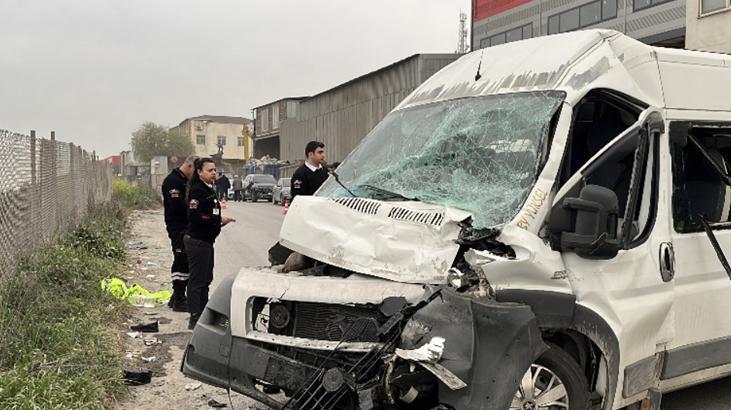 İşçi servis minibüsü ile TIR kafa kafaya çarpıştı! Yaralılar var