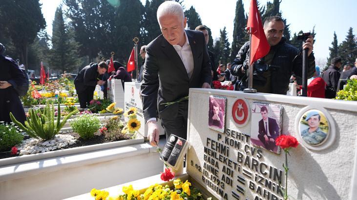 İstanbul Valisi Gül’den Edirnekapı Şehitliği’ne ziyaret