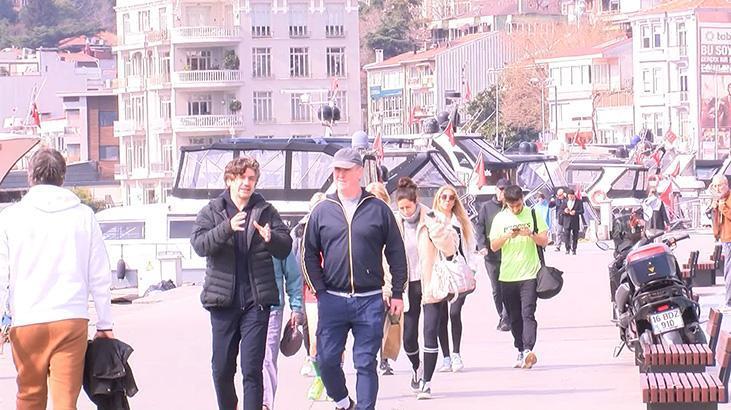 İstanbul’da bayramın ilk günü güneşli havayı fırsat bilenler sahillerde akın etti