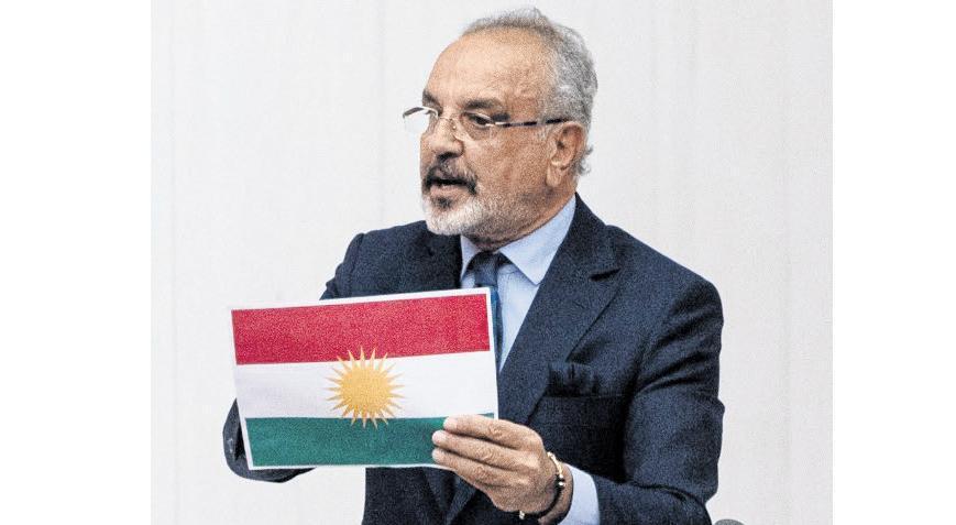 Meclis’te bayrak gerginliği