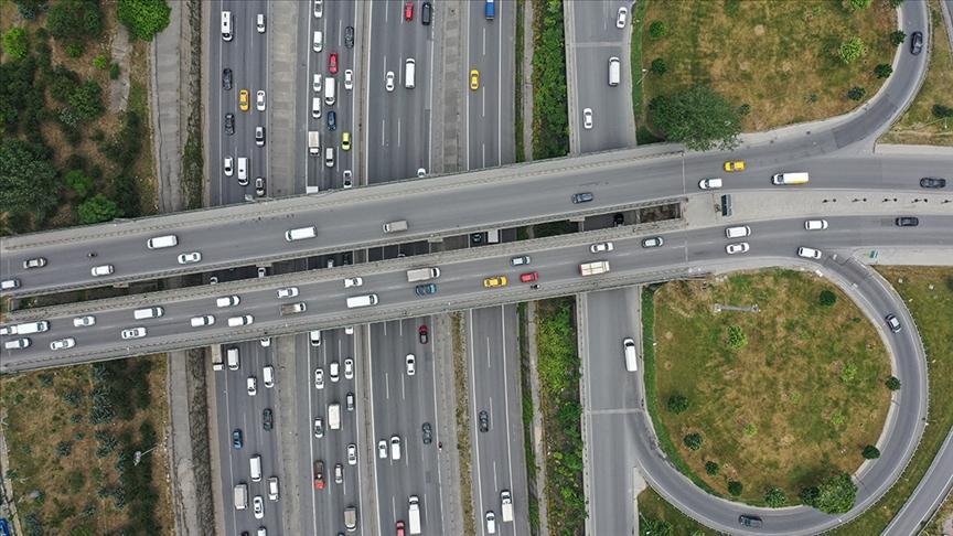 Motorlu kara taşıtları 2023’te 348,1 milyar kilometre yol katetti
