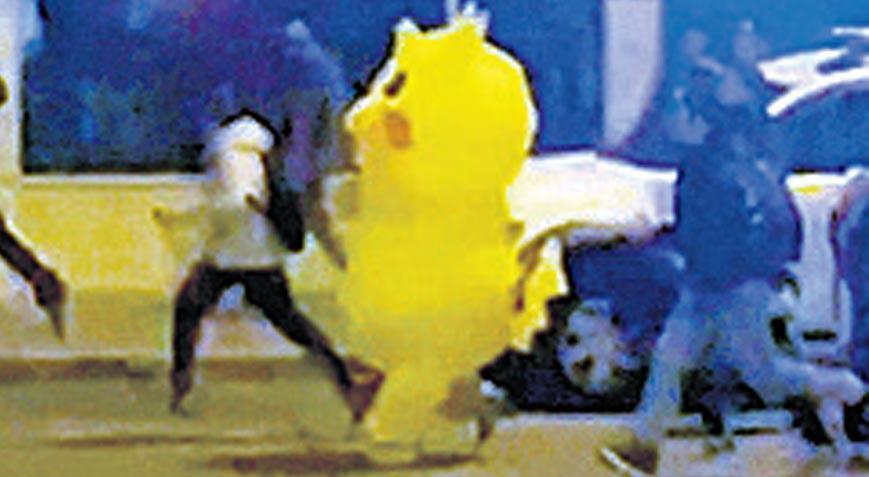 Pikachu da eyleme katıldı!