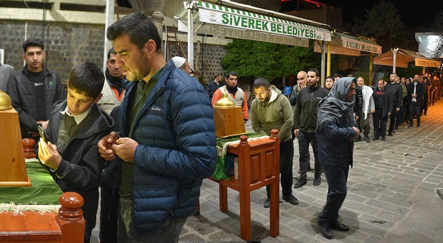 Sahur vakti akın ettiler! Kilometrelerce kuyruk oluştu