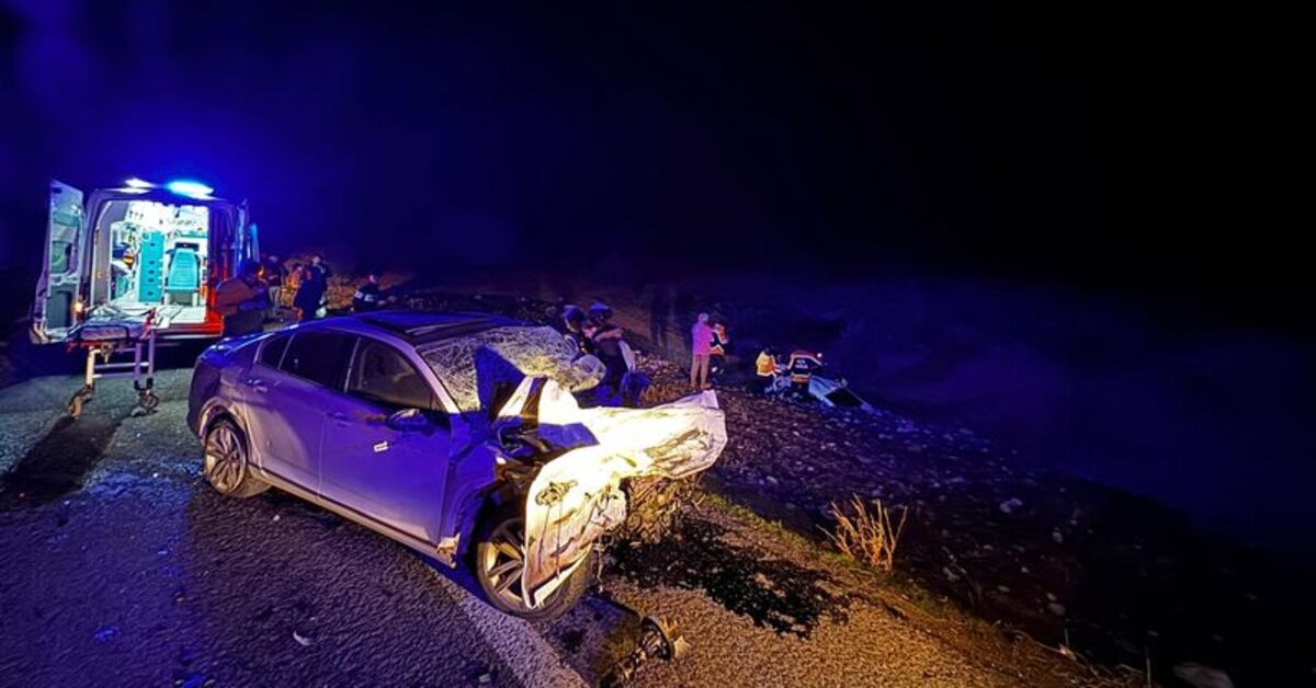 Şanlıurfa'da iki otomobil kafa kafaya çarpıştı: 4 ölü | Son dakika haberleri