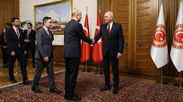 TBMM Başkanı Numan Kurtulmuş, Meclis’te personelle bayramlaştı