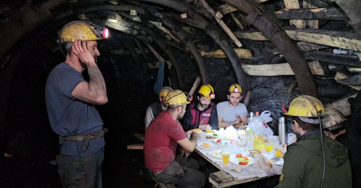 Zonguldak'ta madencilerden yerin 200 metre altında ilk sahur