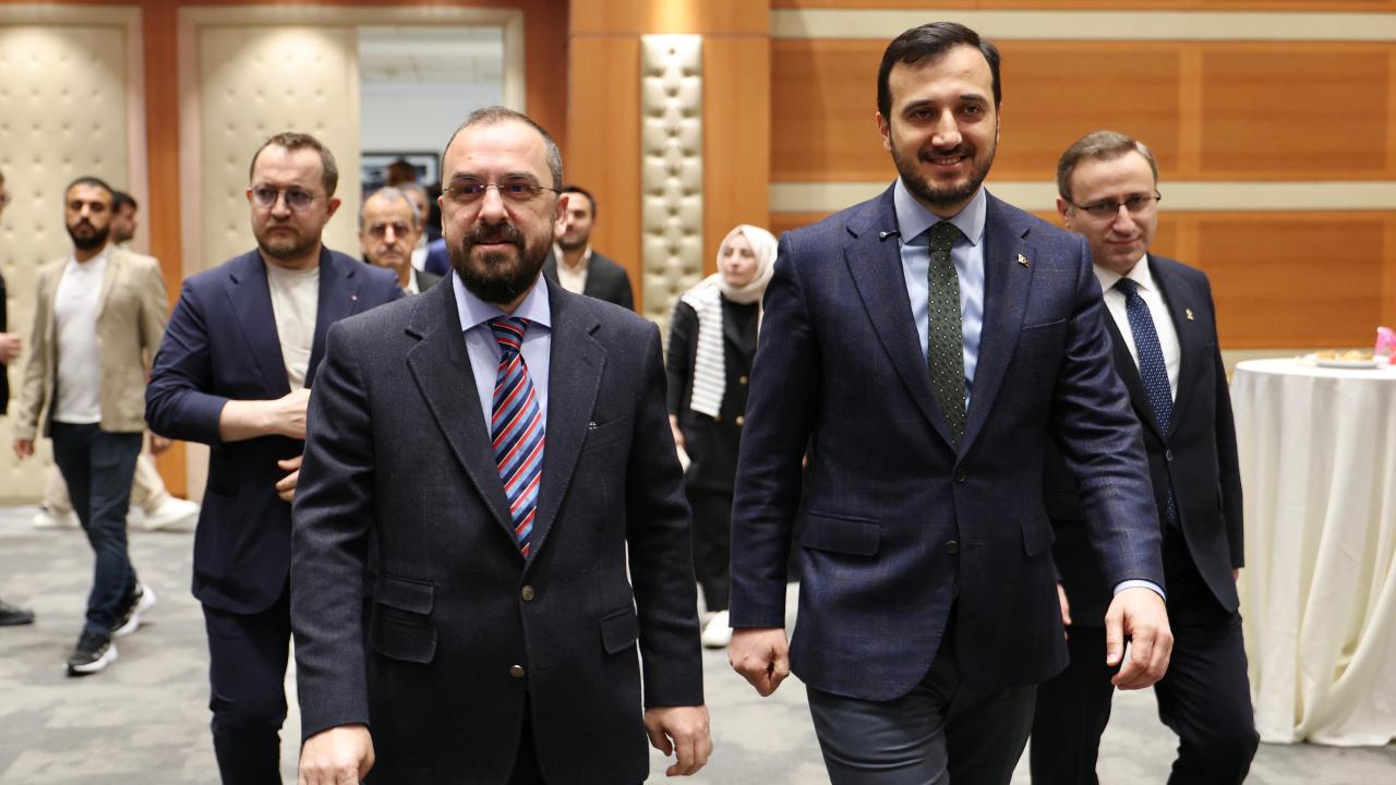 AK Parti İstanbul’dan teşkilatlara dijital medya hamlesi