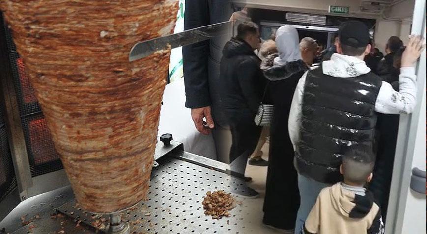 Bir kentte tavuk döner kabusu! 600’den fazla kişi zehirlendi