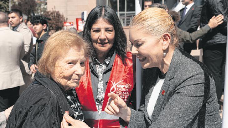 Genel Merkez’de imza günü