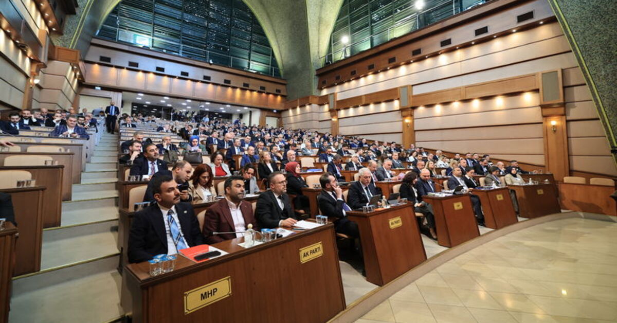 İBB Meclisi'nde yolsuzluk komisyonu kurulması teklifine ret | Son dakika haberleri