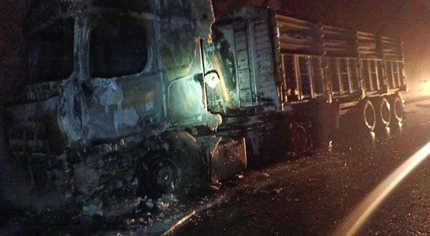 Malatya’da kömür yüklü TIR tünel içinde alev topuna döndü!