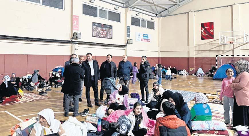 Okullar vatandaşlara ev sahipliği yaptı