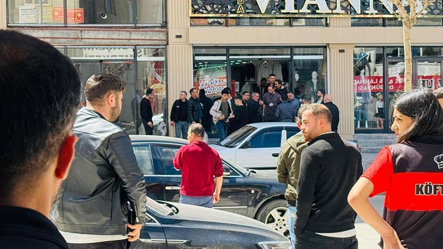 Van’da mağazaya silahlı saldırı! Ölü ve yaralılar var