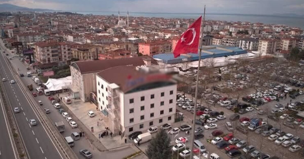 Yalova'da deprem raporu eksik çıkan özel hastanenin faaliyeti geçici olarak durduruldu | Son dakika haberleri