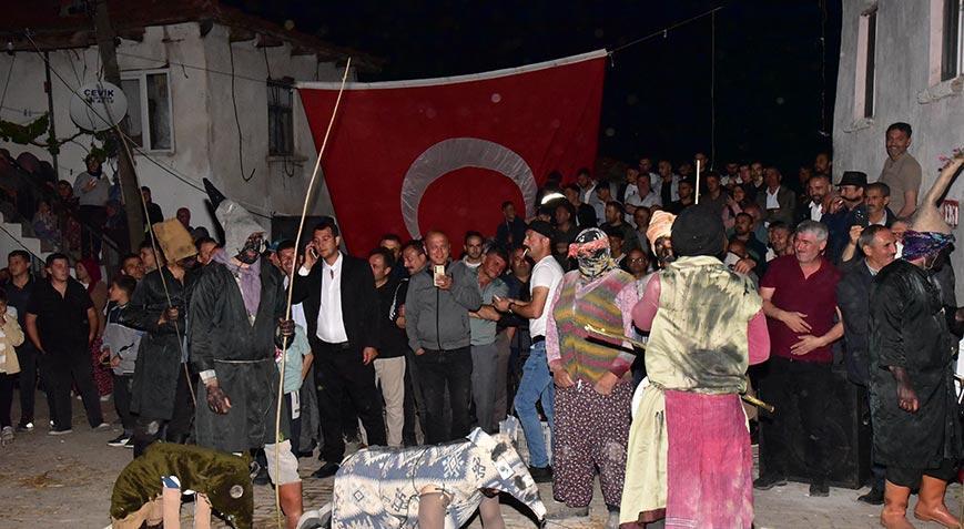 200 yıllık gelenek! Yemiş ağaçlı, kafataslı Hıdırellez şenliği