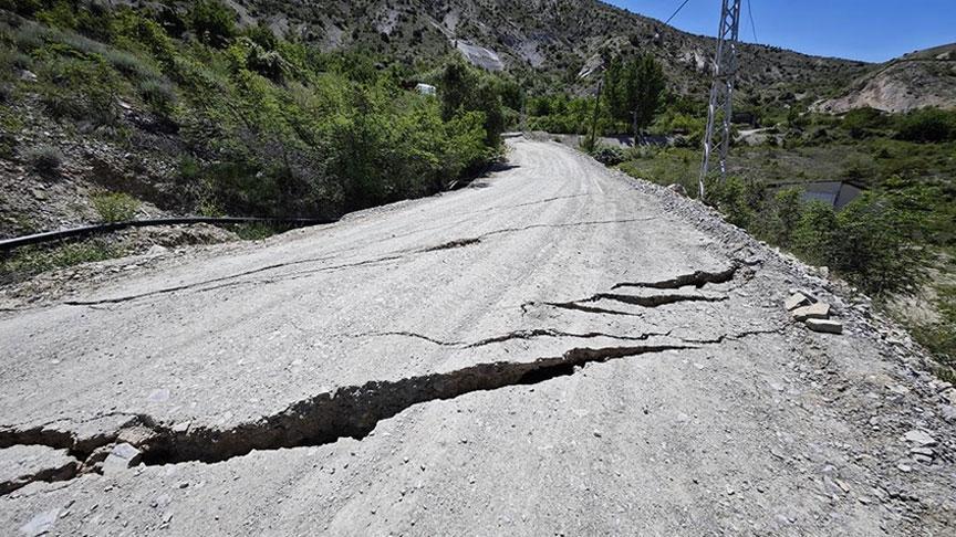 Erzurum’da toprak kayması sonrası jeoteknik çalışmalara başlandı