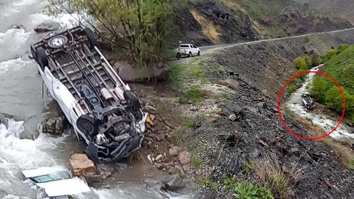 Hakkari’de işçileri taşıyan minibüs dereye devrildi! 2 ölü, 3 yaralı