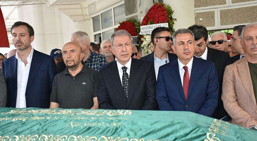 Hulusi Akar’ın kayınvalidesi Türkan Samur, son yolculuğuna uğurlandı