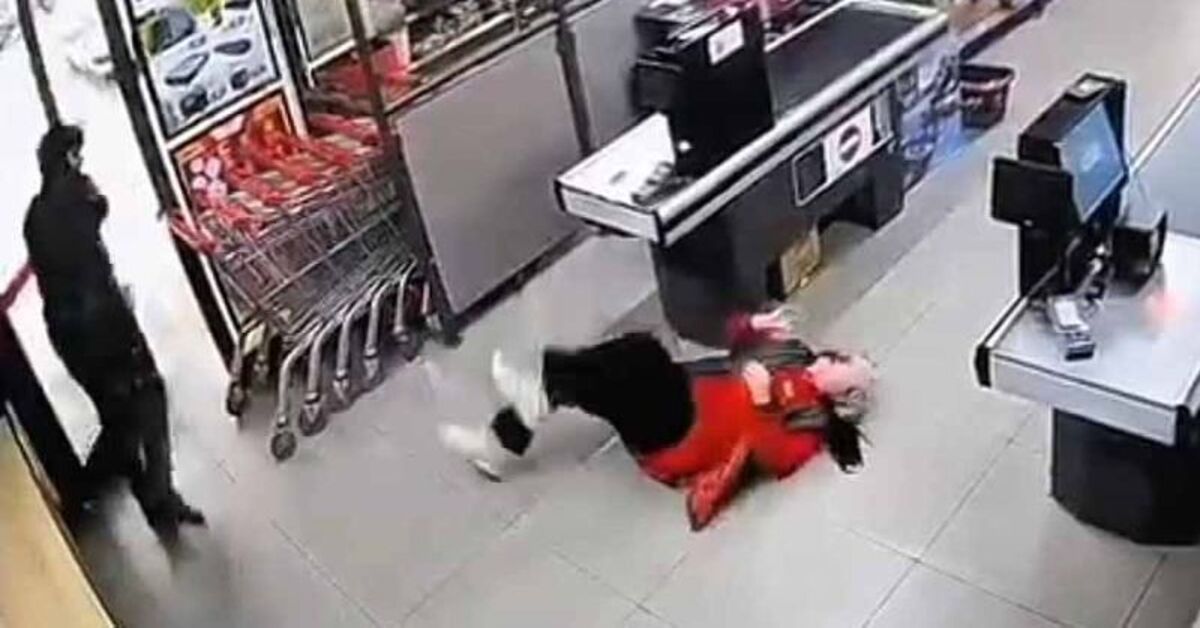 İstanbul'da zincir markette kadın kasiyere darp! | Son dakika haberleri