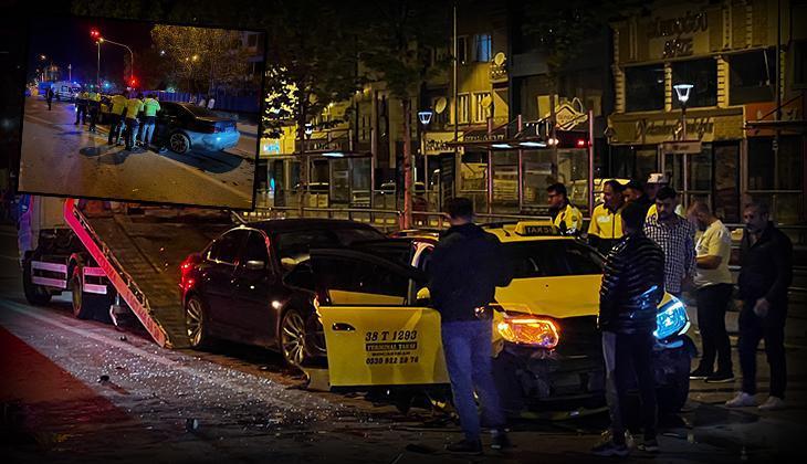 Kayseri’de zincirleme kaza! 4 araç birbirine girdi