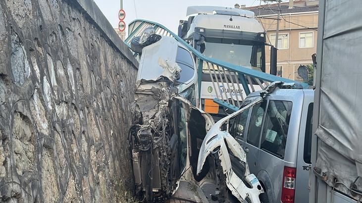 Kocaeli’de korkunç kaza! Otomobil istinat duvarından düştü asılı kaldı