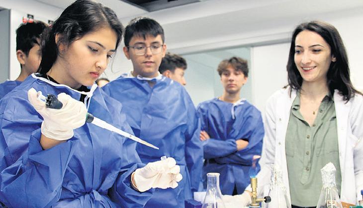 Liselilere üniversiteli olma şansı