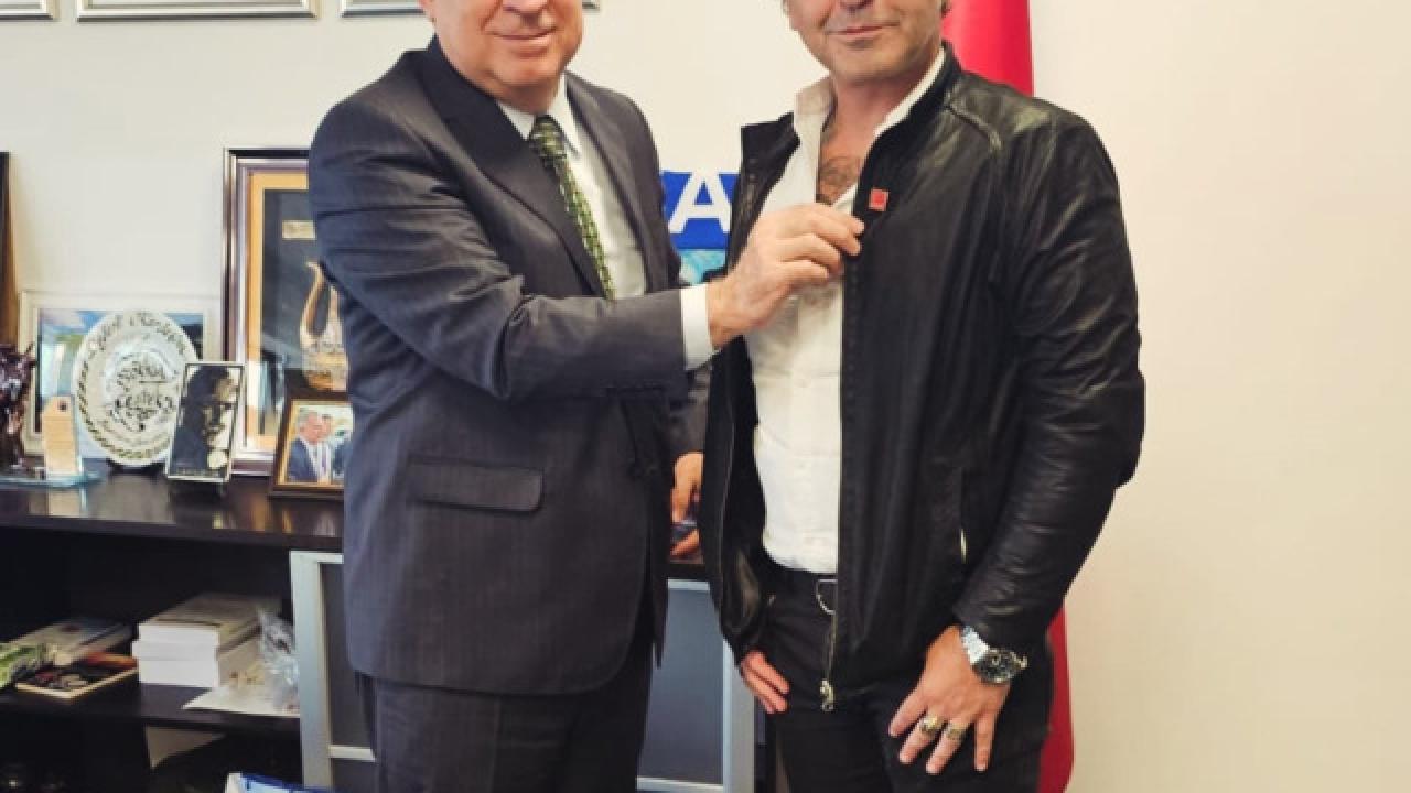 MasterChef’in ünlü şefi siyasete atıldı! İşte yeni partisi