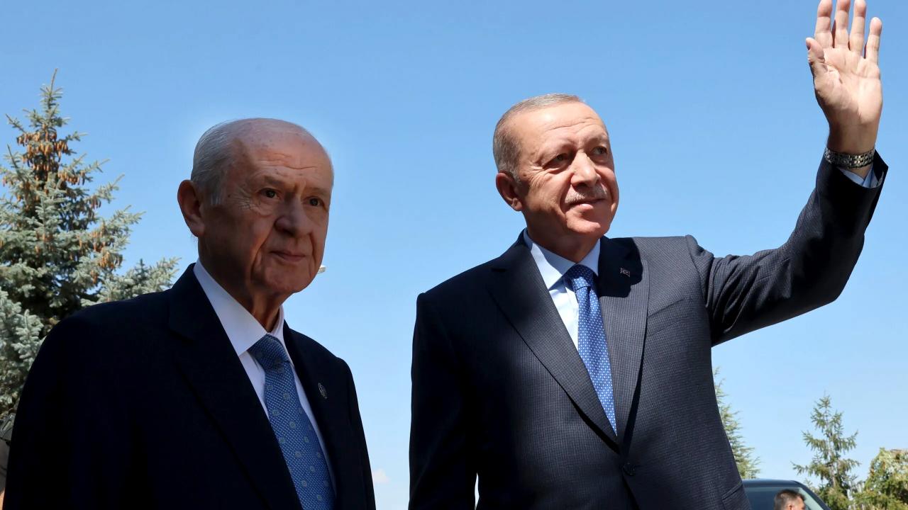 Son dakika: Başkan Erdoğan, Bahçeli ile görüştü! MHP lideri, Erdoğan’ı tebrik etti
