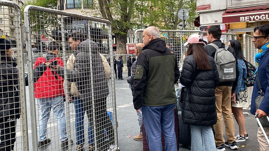 Son dakika haberi: 1 Mayıs’ta hangi önlemler alındı? İşlerine gidenler yürüdü, turistler araç bulamadı