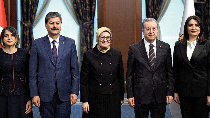 AK Parti ile CHP bu yıl da bayramlaşmadı