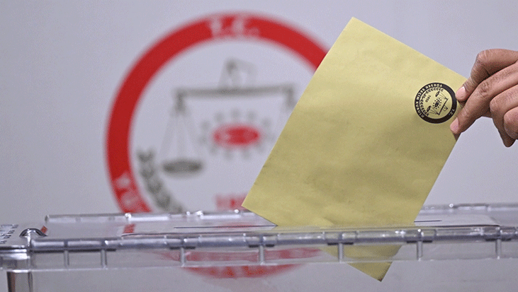 AK Parti'nin masasındaki son anket sonucu! AK Parti 6 aydaki değişime dikkat çekti