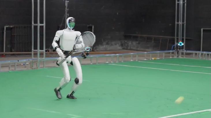 İnsansı robot bu sefer de tenis oynadı: Üstelik %96 isabet oranına ulaştı