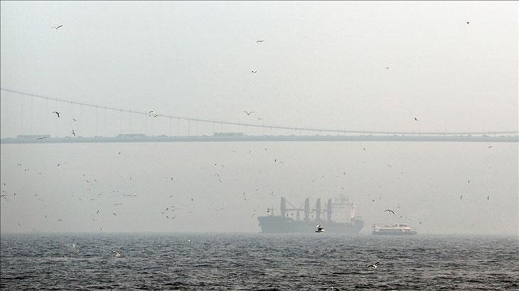 İstanbul Boğazı'nda sis nedeniyle gemi trafiği durduruldu