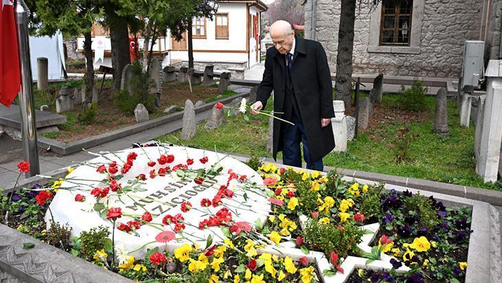 MHP Genel Başkanı Bahçeli, Muhsin Yazıcıoğlu'nun kabrini ziyaret etti
