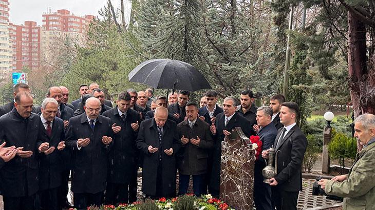 MHP lideri Bahçeli'den Türkeş'in mezarına bayram ziyareti