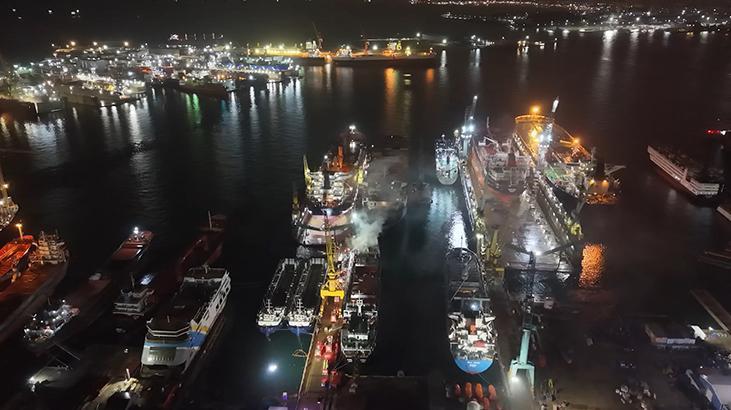 Tuzla'da kuru yük gemisinde yangın