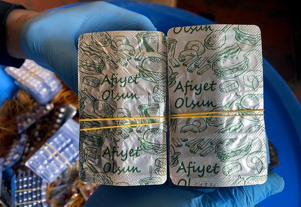 Adana’da dev operasyon! 'Afiyet olsun' yazılı paketlerden zehir çıktı