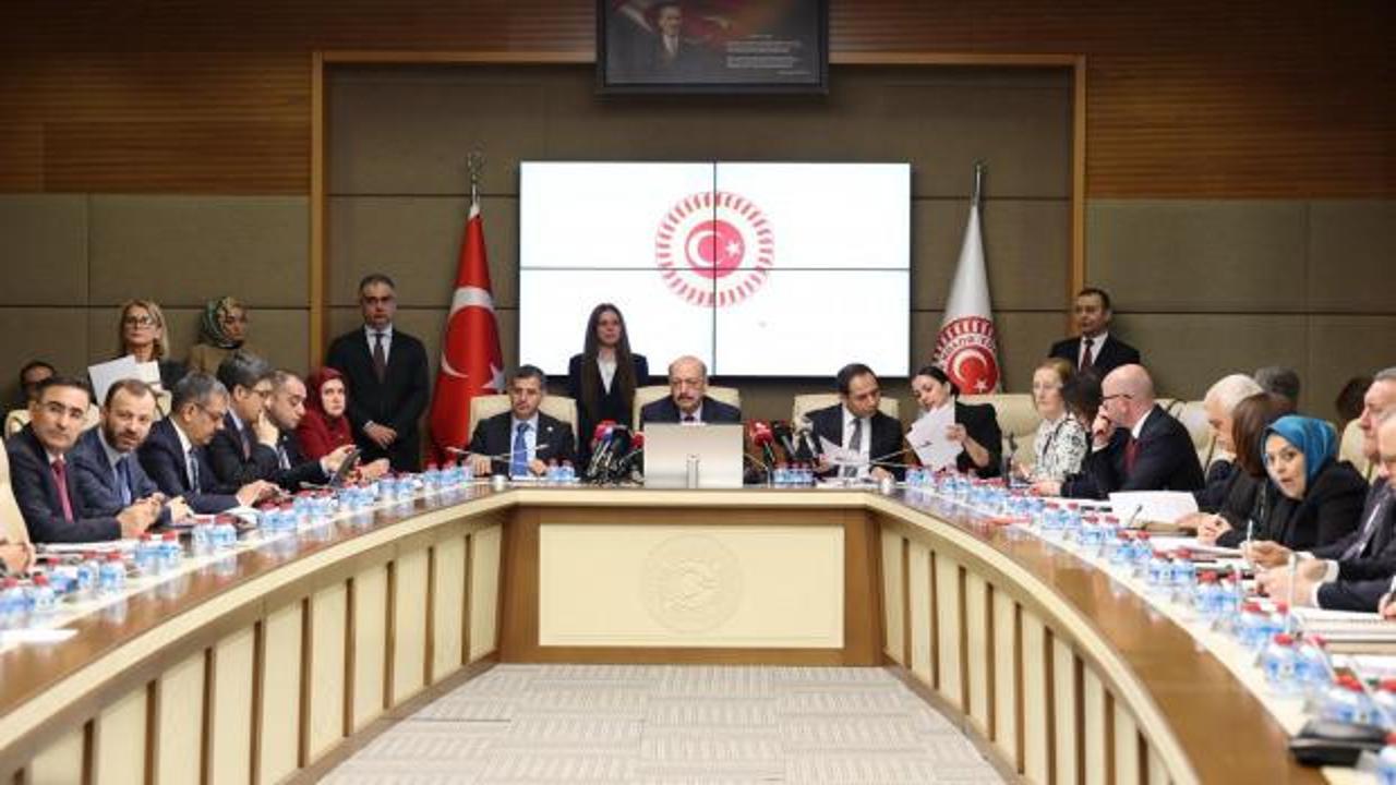 Doğum izinleri uzuyor, sosyal medya ve dijital oyunlara yeni düzenleme geliyor