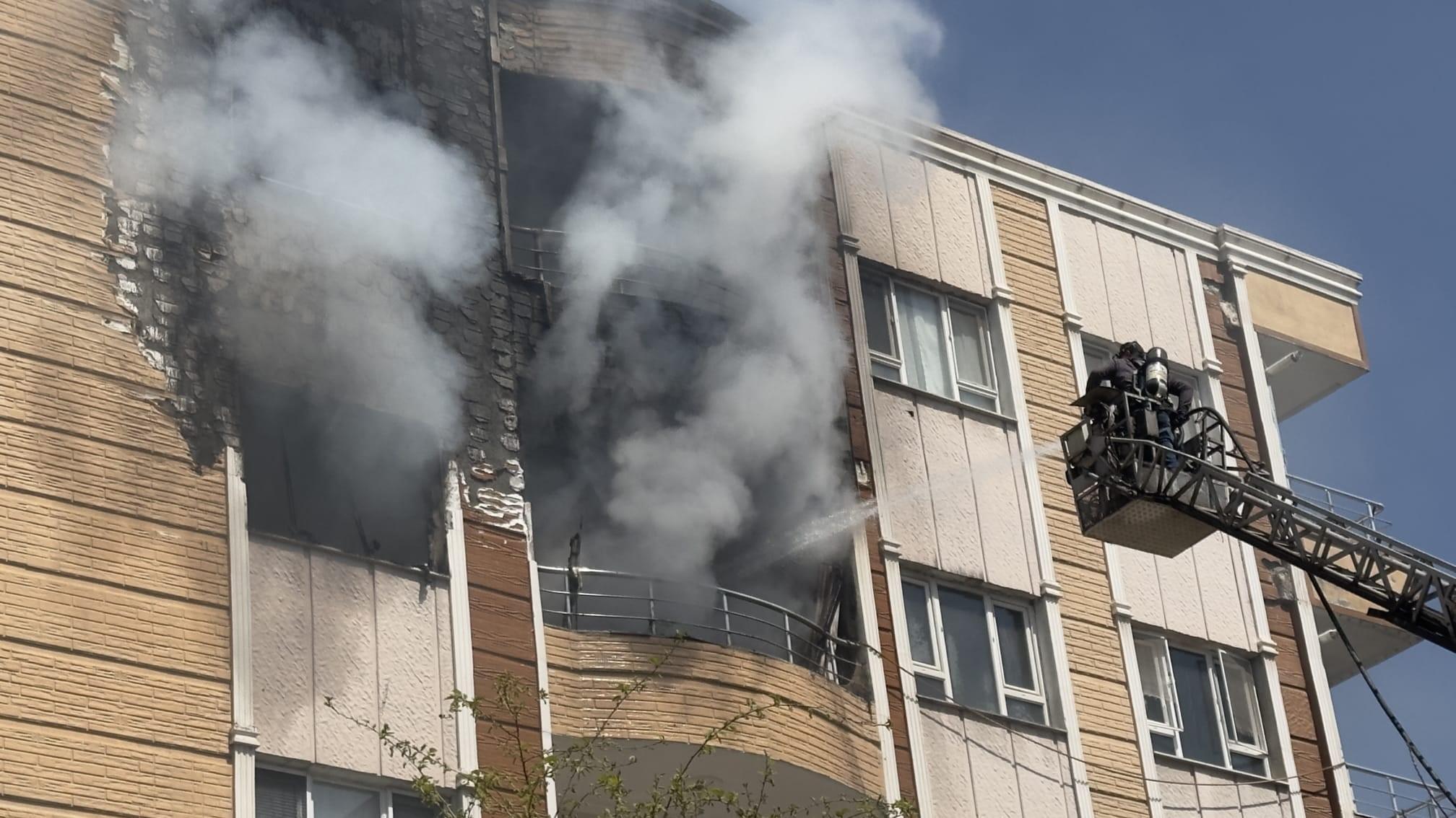 Şanlıurfa’da apartman yangını! Mahsur kalanlar son anda kurtarıldı