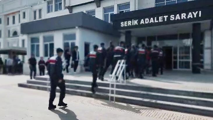 Tefecilik ve kara para ağı deşifre oldu! Lüks araçlardan tarlalara kadar her şeye el konuldu