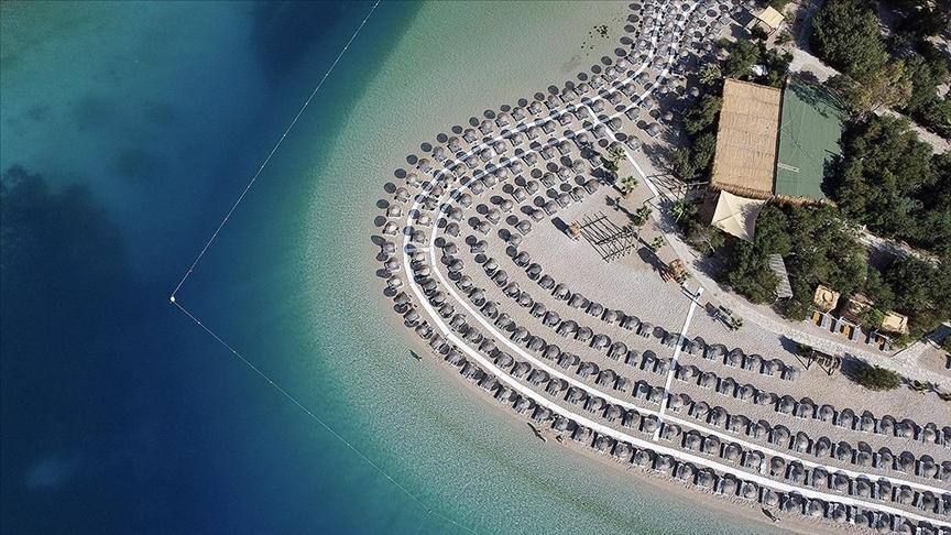 Akdeniz'de mavi rekabet! Türkiye’nin mavi bayraklı plaj sayısı 580’e yükseldi