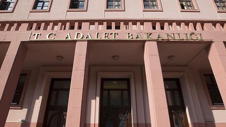 Bakan Gürlek müjdeyi verdi! Adalet Bakanlığı'na 15 bin sözleşmeli personel alınacak
