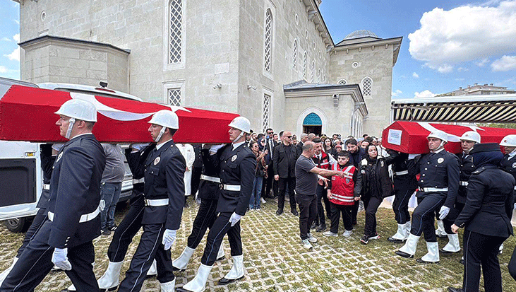 Çorlu’da çatışma! Yan yana gittiler, omuz omuza şehit düştüler! Eşinin tabutunu omuzladı