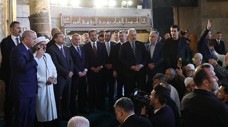 Cumhurbaşkanı Erdoğan cuma namazını Ayasofya Camii'nde kıldı