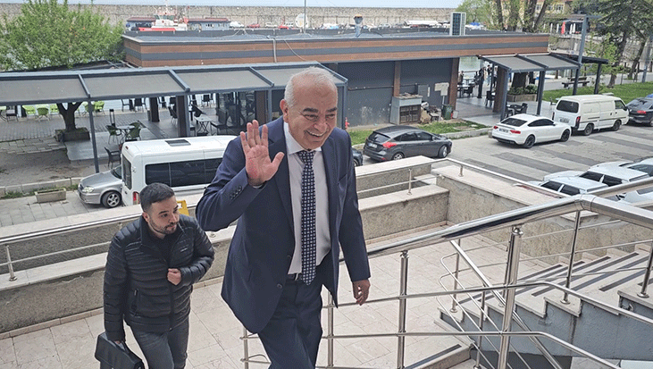Devrek Belediyesi'ne 'yolsuzluk' davası: Eski başkan dahil 30 sanık hakim karşısında