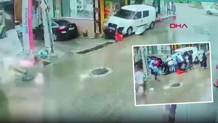 Hafif ticari araç anne ve oğlunu altına aldı! Dehşet anlarının görüntüleri ortaya çıktı