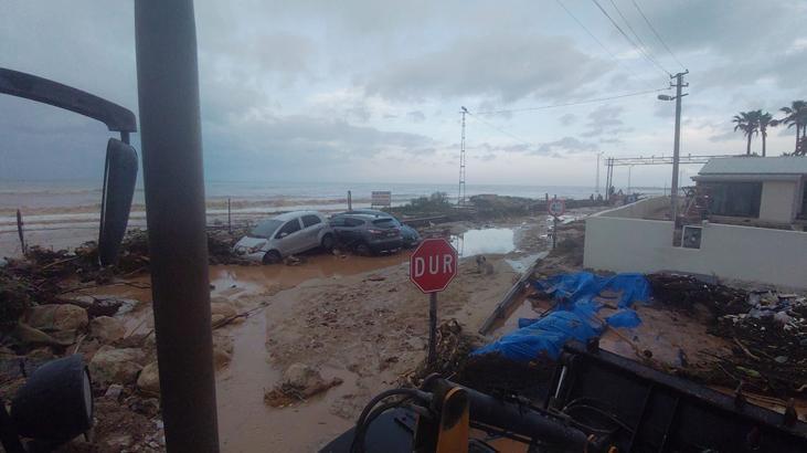 Hatay'da sel felaketi! 3 kişi hayatını kaybetti; bir ilçede okullar tatil edildi… İşte son durum