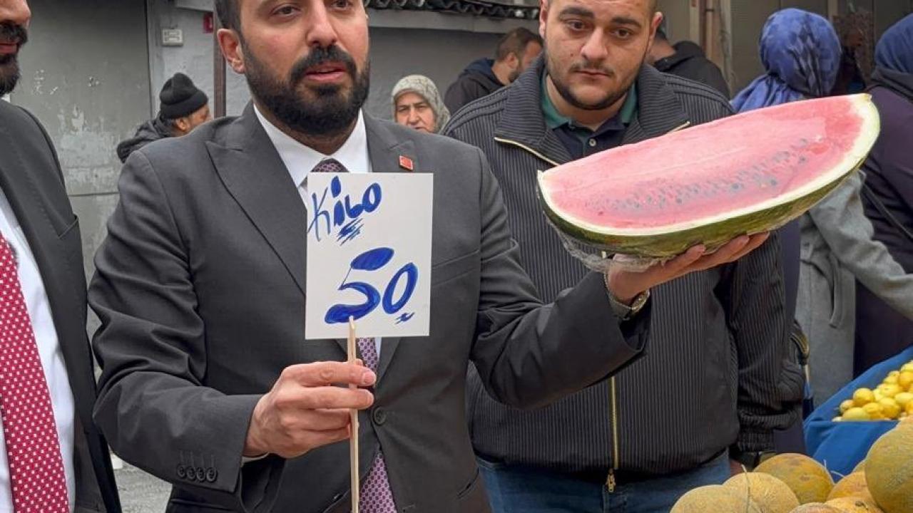 Karpuz dilimiyle poz veren CHP’li Işık’a, AK Parti’den sert cevap!